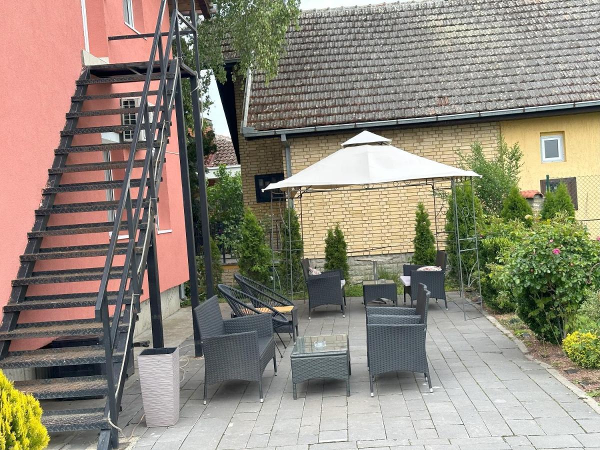 Vila Boska Palić מראה חיצוני תמונה