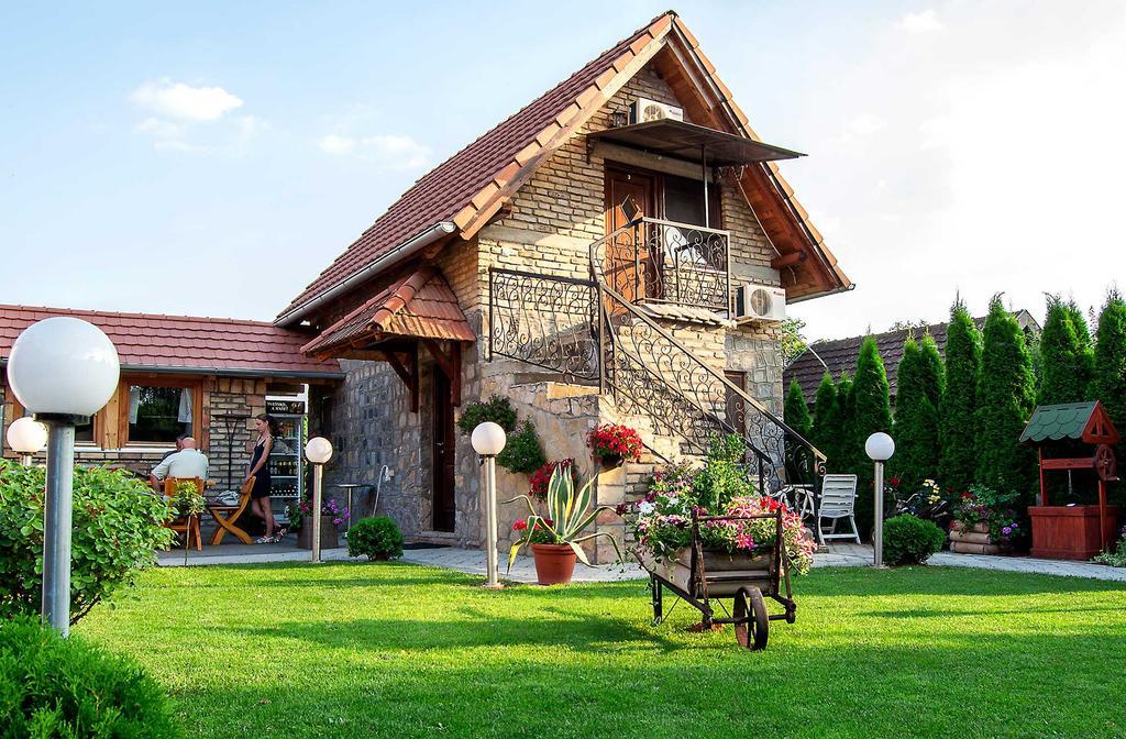 Vila Boska Palić מראה חיצוני תמונה